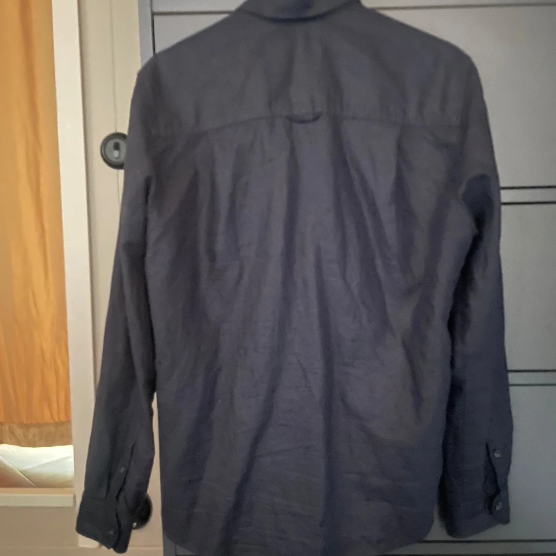 Mörkblå linneskjorta/overshirt från Dressmann - 1