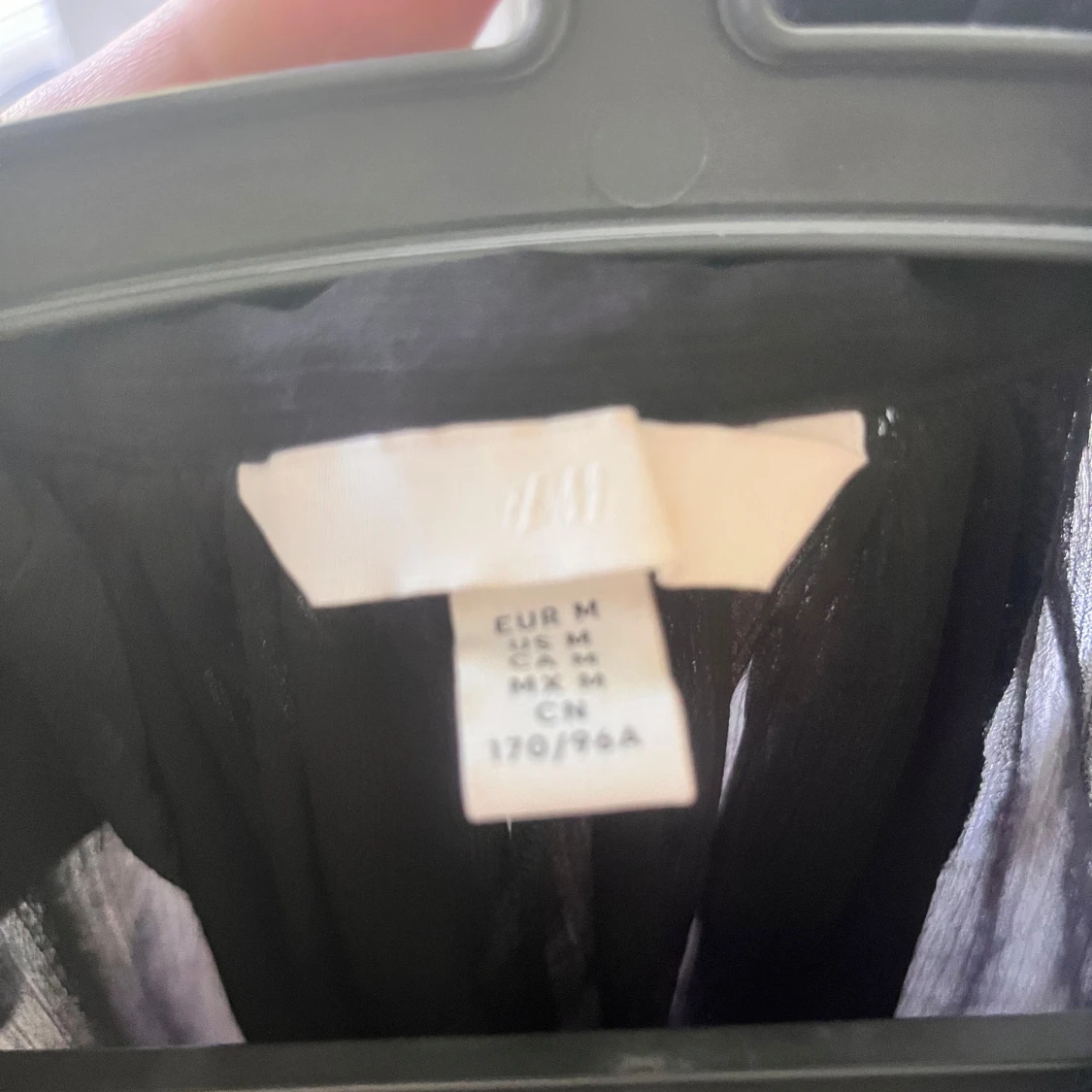 Genomskinlig blus med band - 2