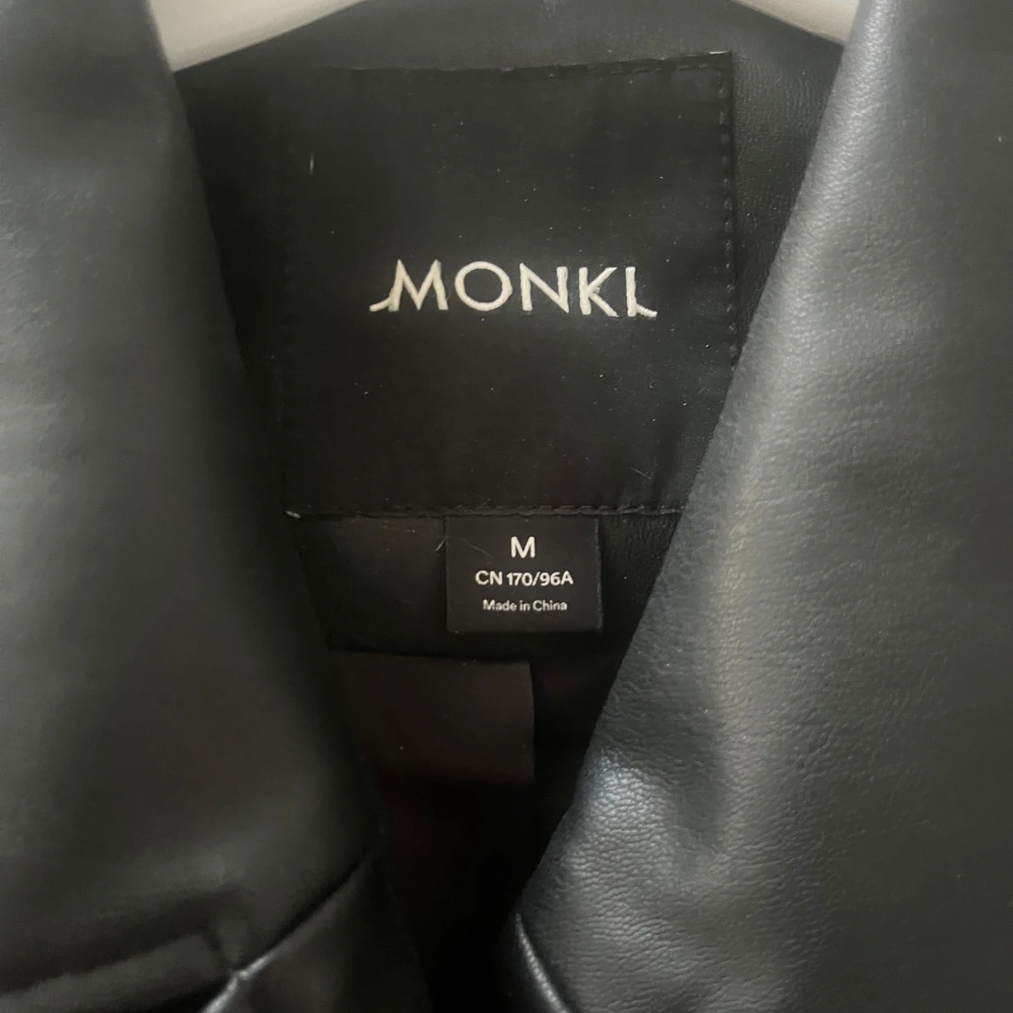 Svart skinnjacka från Monki - 1