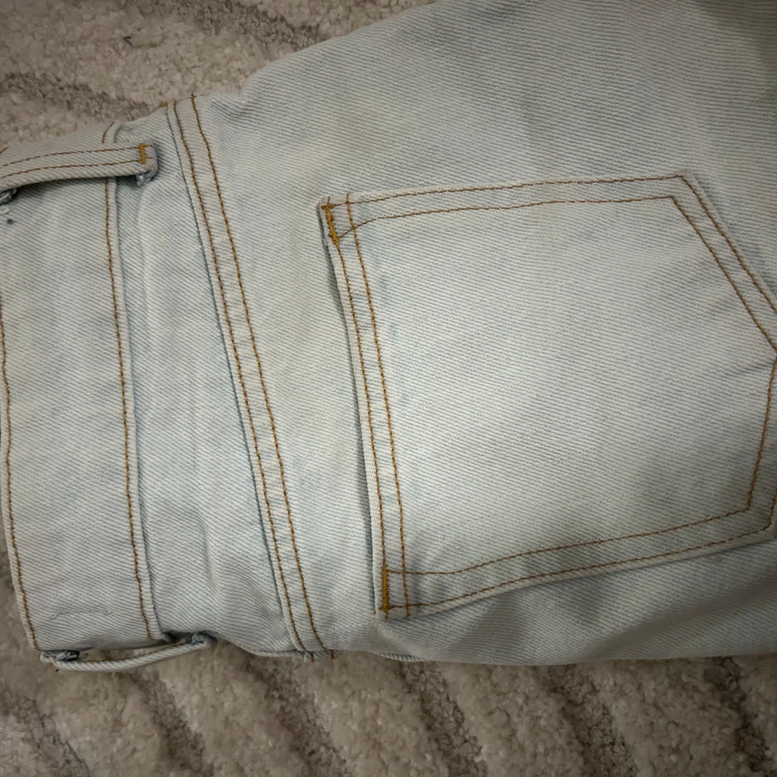 Ljusblåa jeansshorts - 3