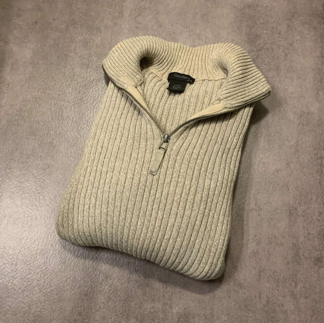 Beige tröja från Calvin Klein  - 1