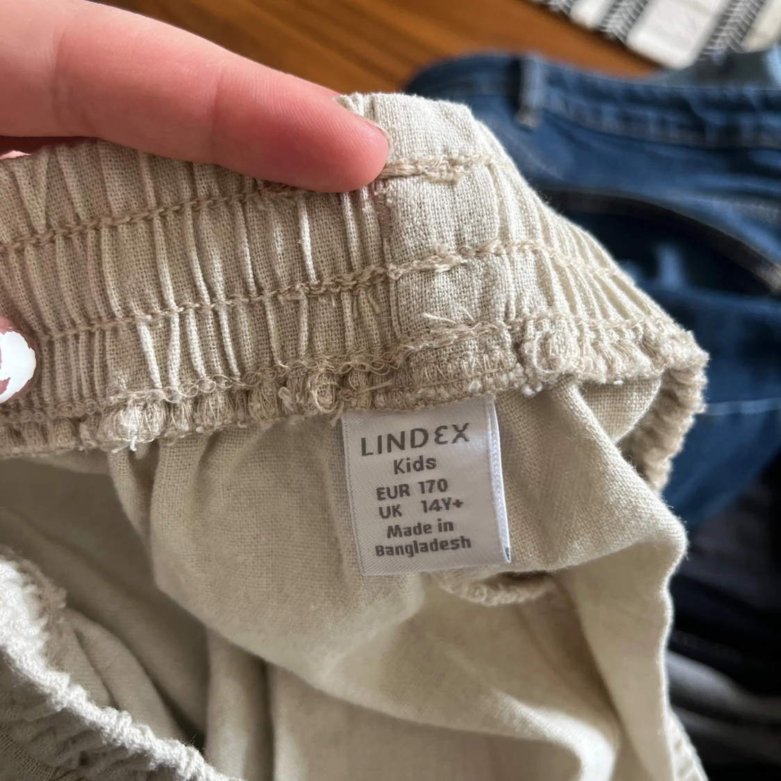  Beiga linnebyxor ifrån Lindex  - 2