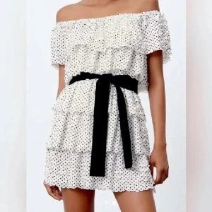 Zara klänning - Prickig  zara klänning! 