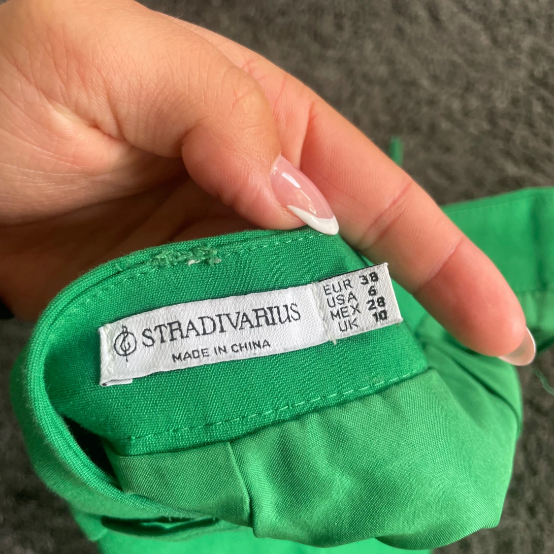 Grön kortkjol från Stradivarius - 2