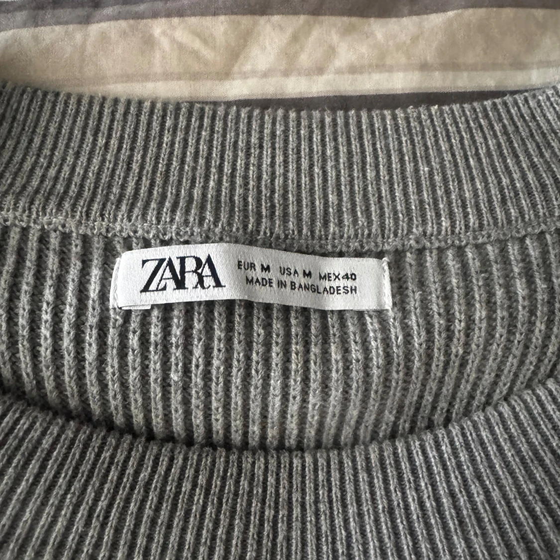 Grå stickad tröja från Zara - 2