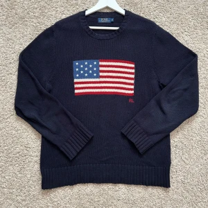 Ralph lauren USA tröja - Bra skick, lite nopprig men annars inget. Nypris ca 5000kr. Storlek M men sitter lite större. 🤝