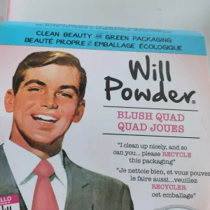 Will Powder Blush Quad från theBalm - Säljer en Will Powder Blush Quad från theBalm med fyra olika nyanser: dedication (rosa), stamina (mauve), perseverance (korall) och worth the wait (ljus champagne). Kommer i en retroinspirerad förpackning med spegel.