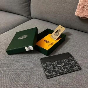 Plånbok från välkänt märke  - Snyggt till drip