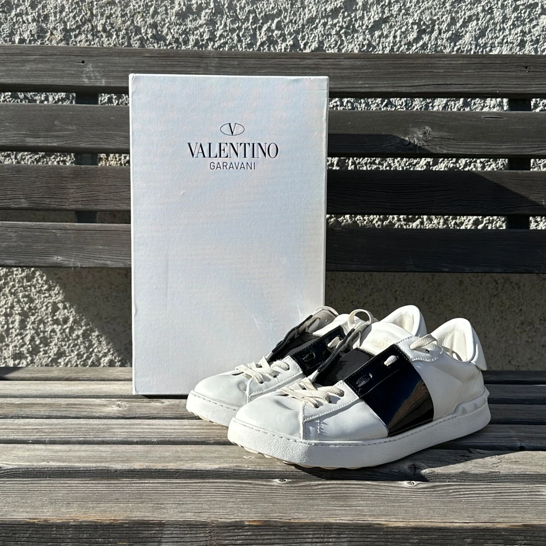 Valentino open glansig