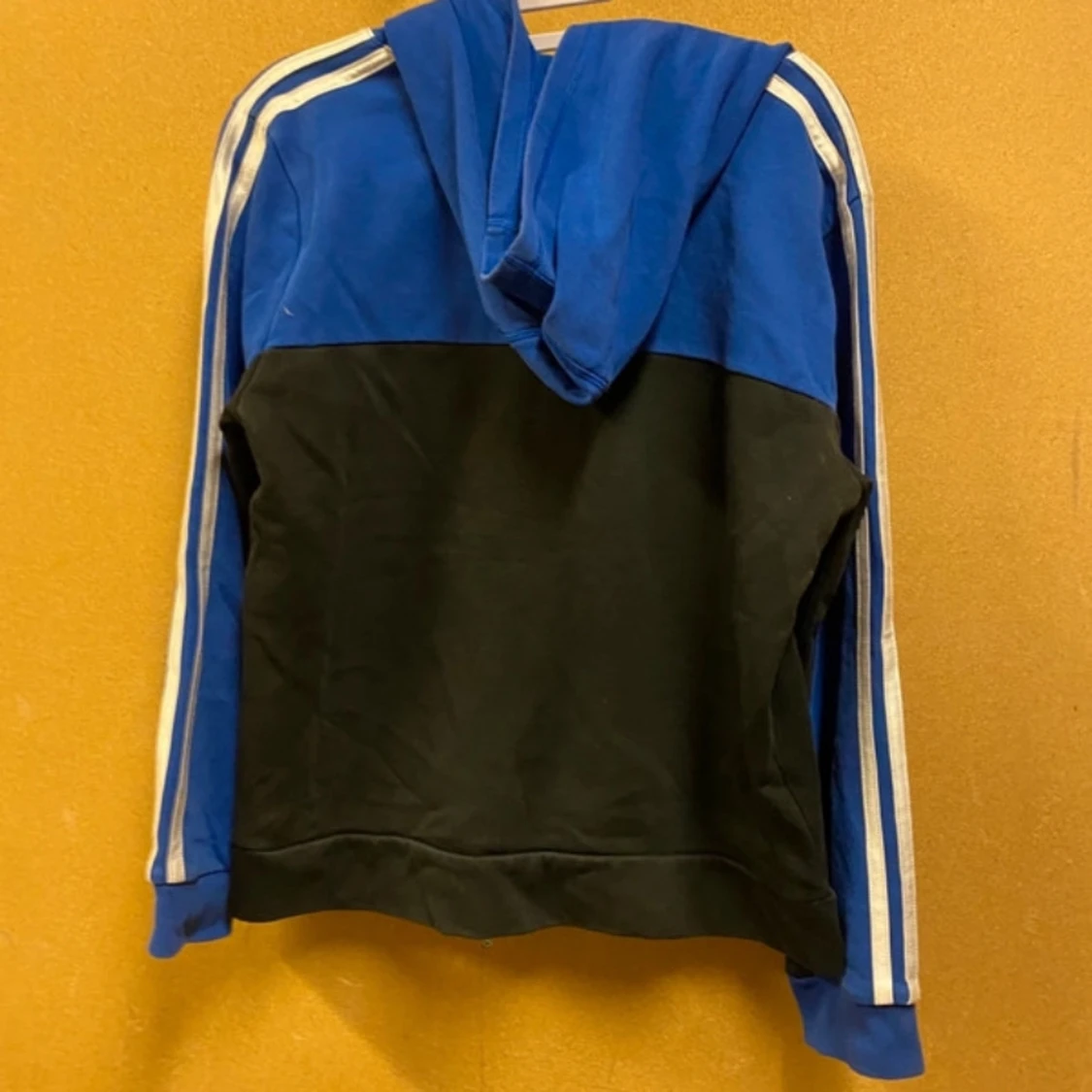 Adidas tröja - 1