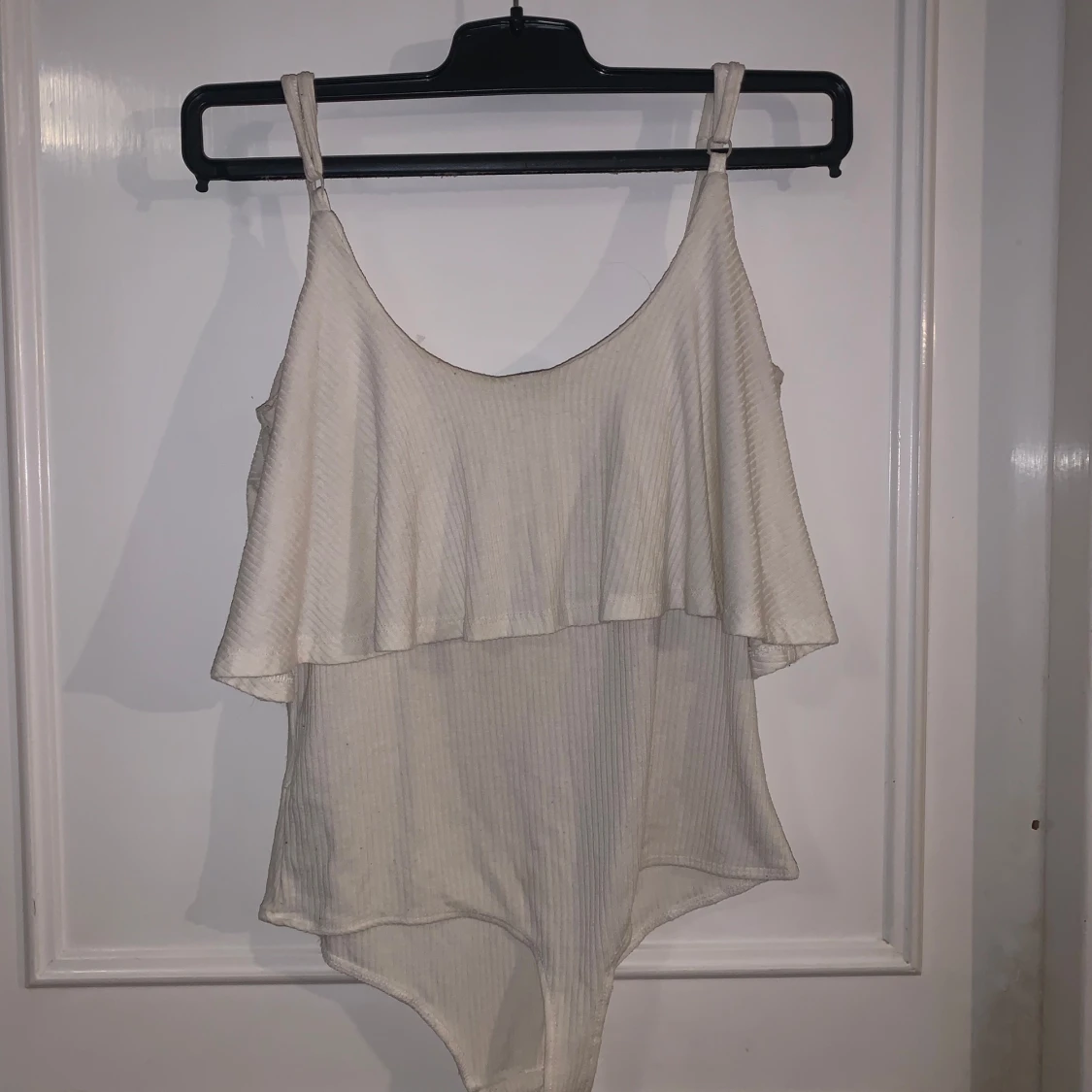 Vit ribbad body från YAS - 1