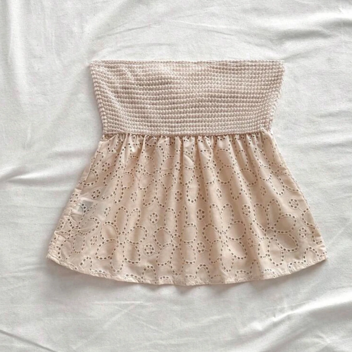 Beige tubtopp med spets från SHEIN - 1