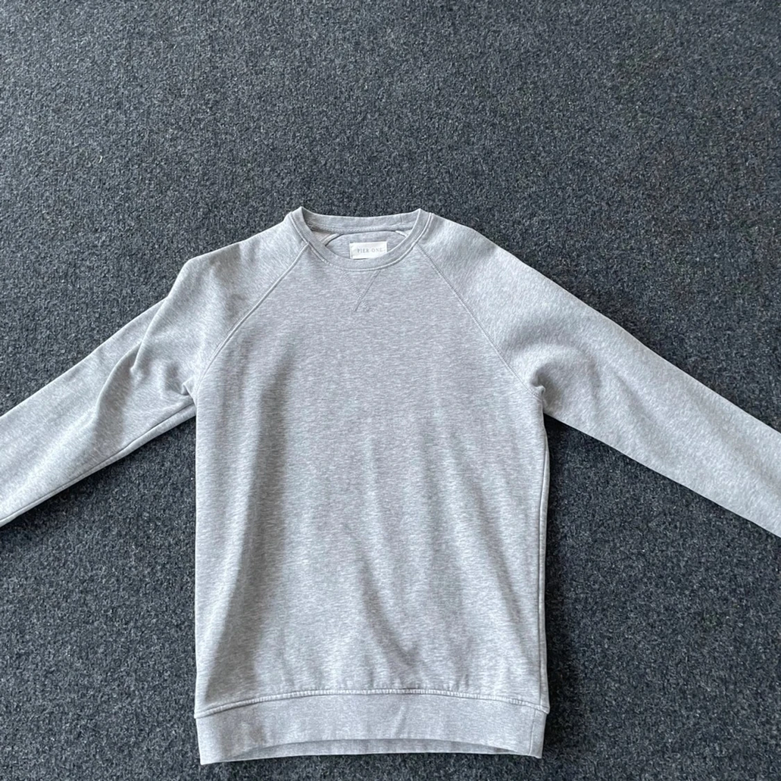 Grå tröja från Pier One