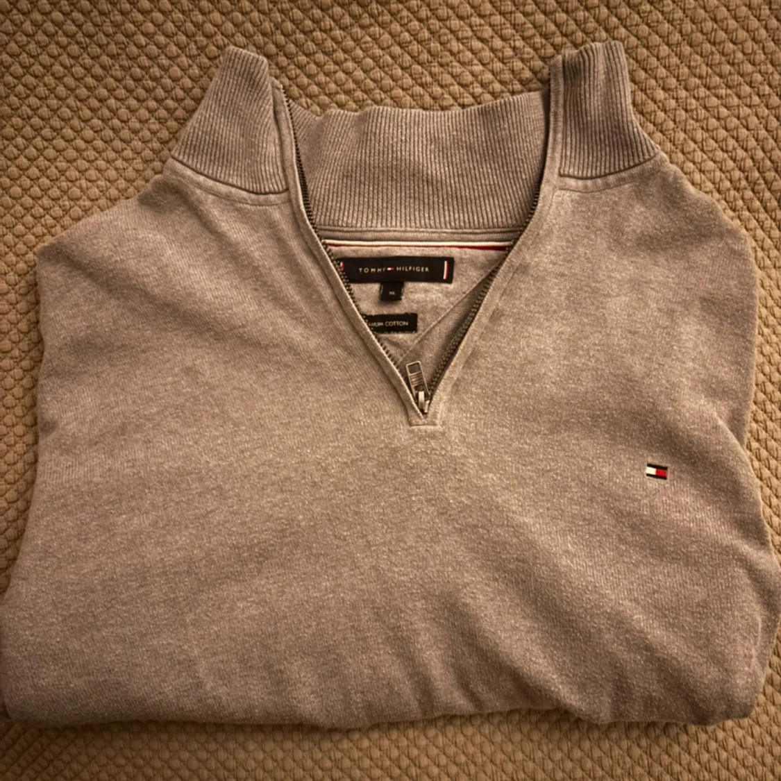 Grå half zip tröja från Tommy Hilfiger