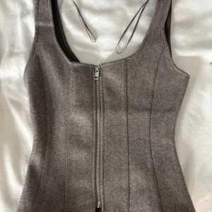 Tröja från Zara  - Super fin tröja men är för stor för mig🌸