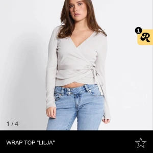 Topp ”Lilja” från Lager 157 - Topp från Lager 157💗 Har aldrig använt den förutom testat den💗 Om du vill ha bild på skriv privat💗