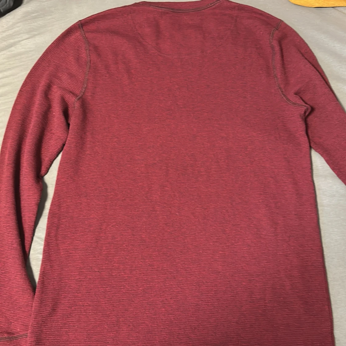 Vinröd långärmad tröja från Hollister - 3