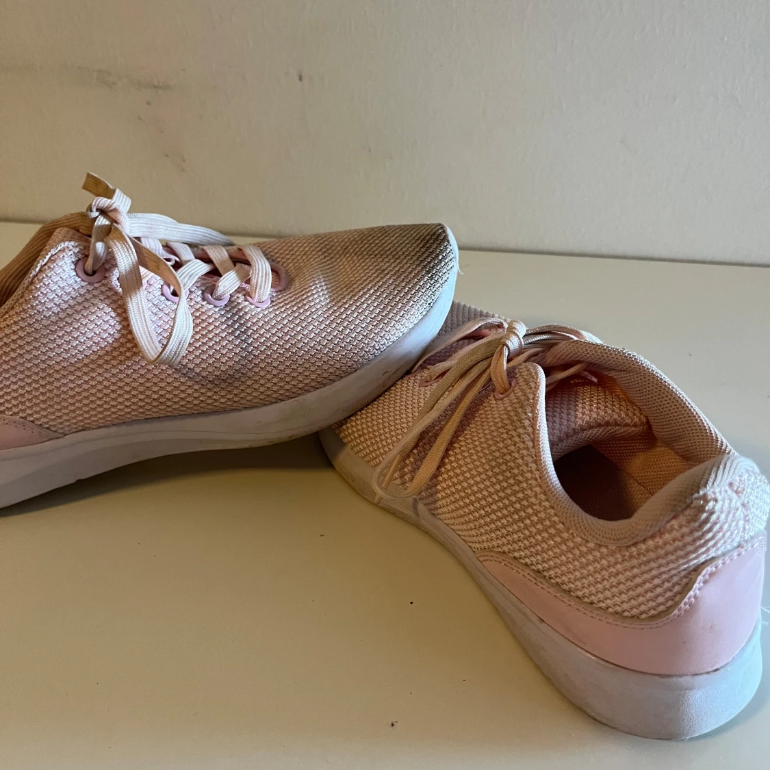 Rosa sneakers med snörning - 3