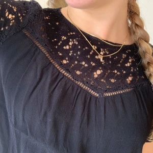 Svart blus - Superfin svart blus från Zara i storlek xs💕