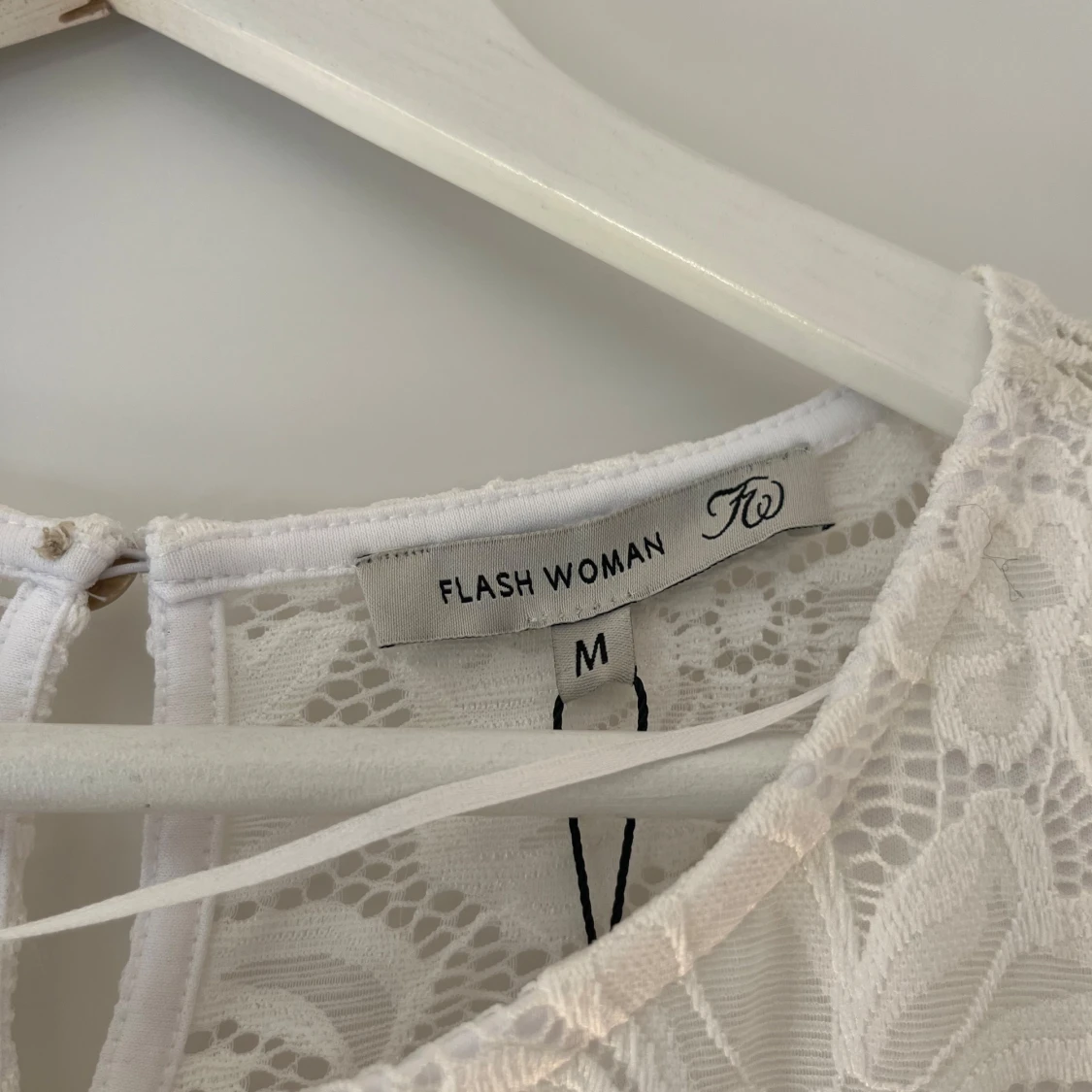 Vit spetsklänning från Flash Woman - 3