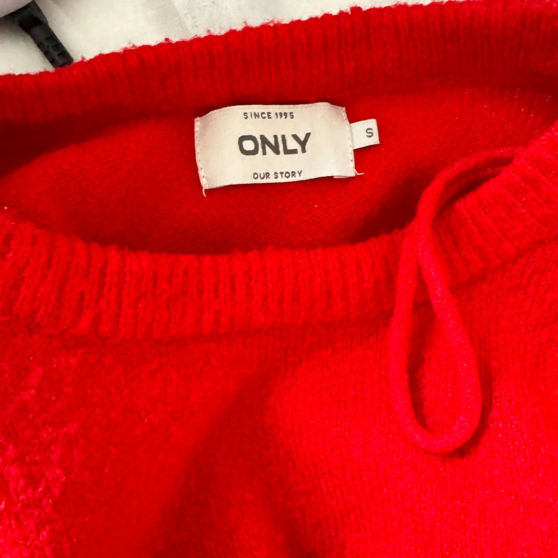 Röd stickad tröja från ONLY - 2