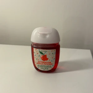 Afternoon Apple Picking Handgel - Handgel från Bath & Body Works i doften Afternoon Apple Picking, doftar väldigt mycket rött äpple. Köpt i USA och är endast testad❤️