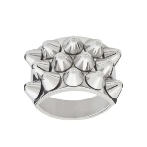 Edblad ring - Säljer denna Edblad ring pågrund av lite användning. Inga repor men har dock tappat en nit, men det är inget som syns. 16,80 cm. Skriv om ni undrar något, pris kan diskuteras💗