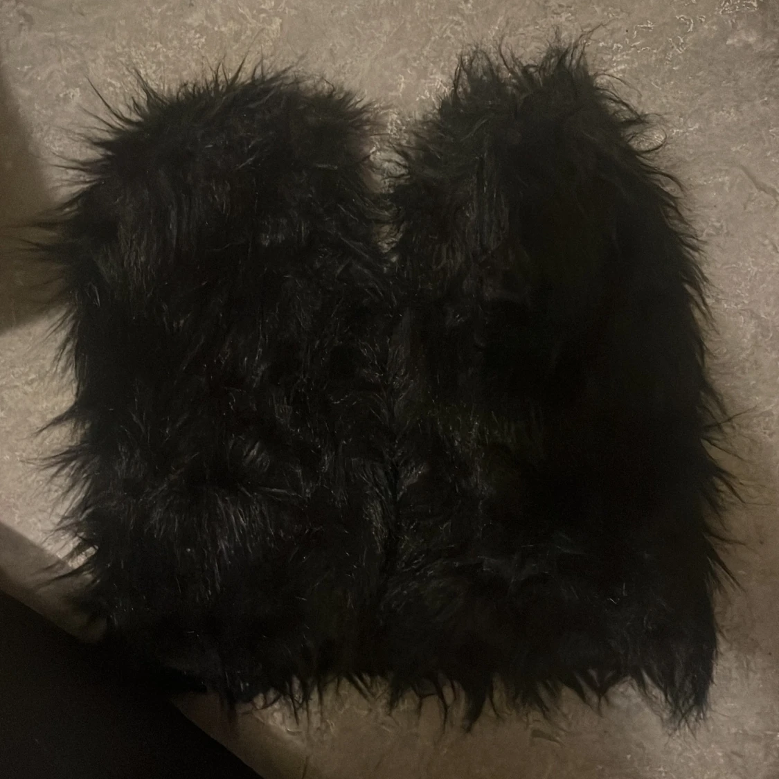 Svart päls leg warmers