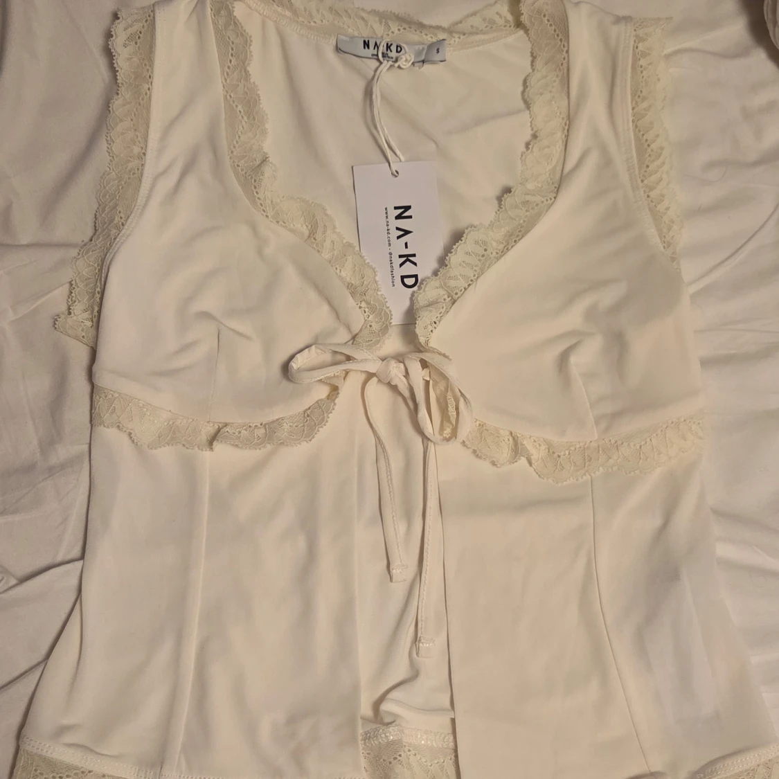 Vit spetstopp NA-KD - 1