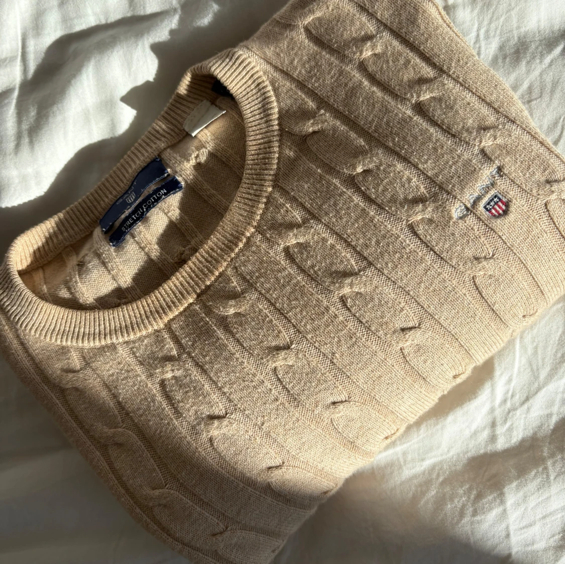 Beige stickad tröja från Gant - 1