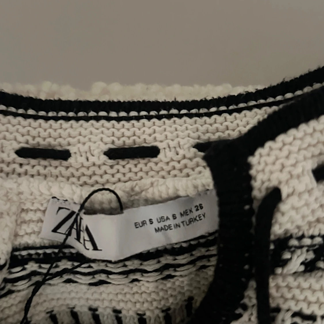 Svartvit stickad topp från Zara - 2