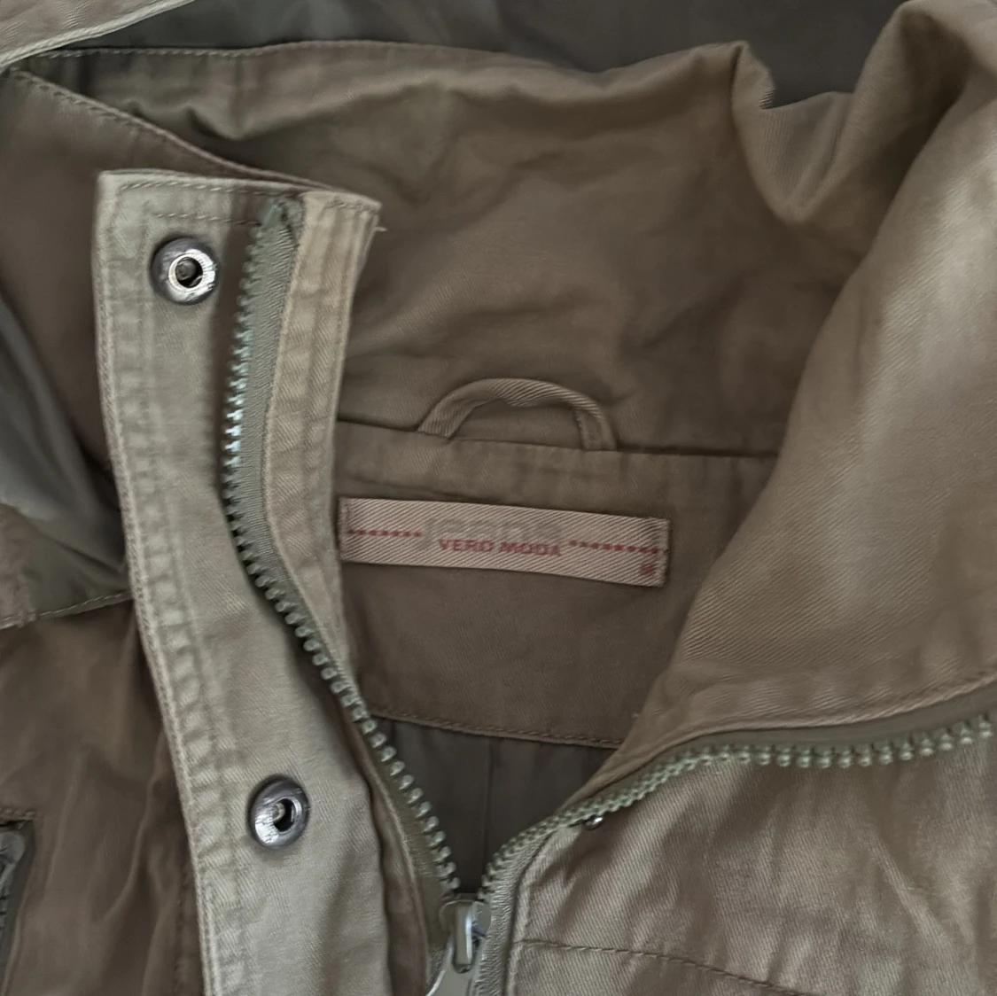 Grön jacka med huva - 4