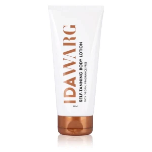 Ida Warg Self-Tanning Body Lotion - En helt ny brun utan sol lotion från Ida Warg i en vit tub med kopparfärgat lock. Den ger en naturlig solkysst look och är helt vegansk och parfymfri. Perfekt för dig som vill ha en fräsch bränna året runt utan sol! Köpt för 200kr säljer för 110kr!