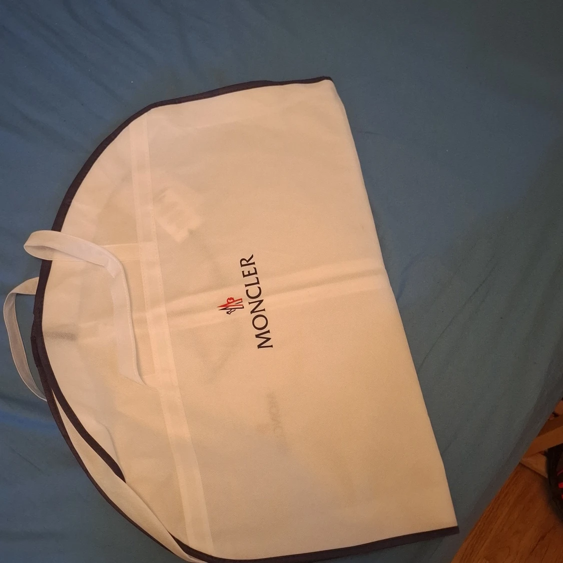 Svart Moncler dunjacka med huva - 4