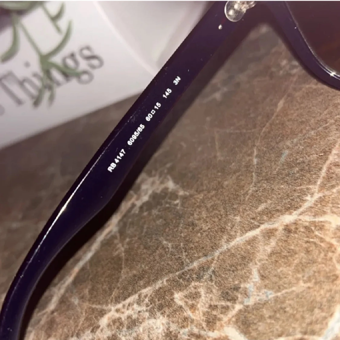 Svarta Ray-Ban RB4147 solglasögon - 1