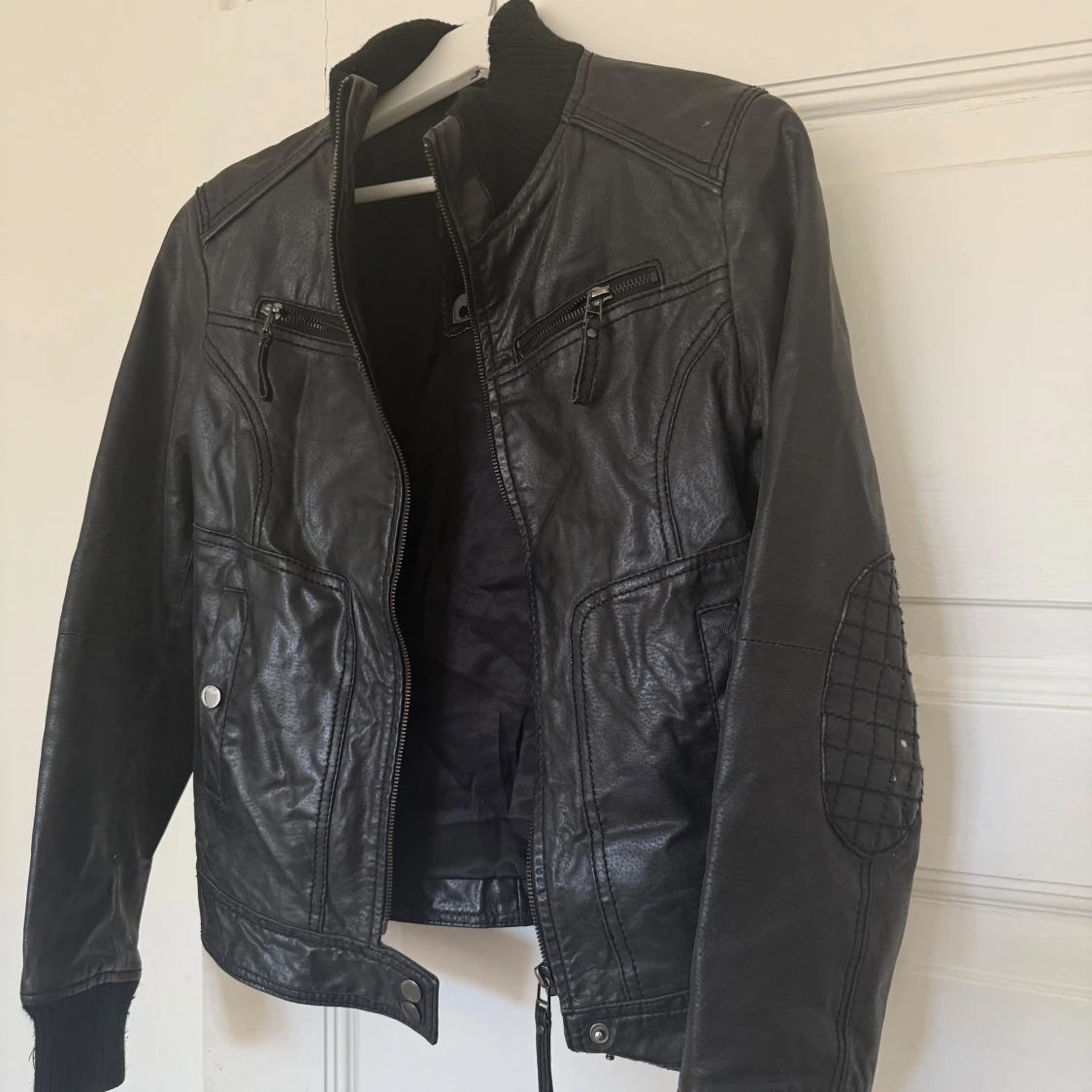 Svart skinnjacka från Conbipel - 1