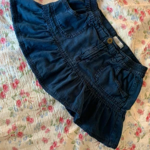 Jeanskjol - Jättefin!! Skriv för fler bilder