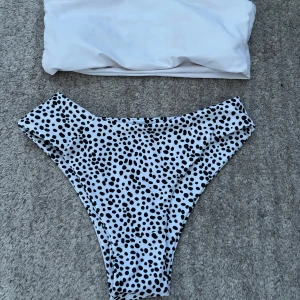 Bikini - Tryck ej på köp om du inte ska köpa allt 50 kr för allt  40 kr för första bilden 20 kr för den svarta överdelen 