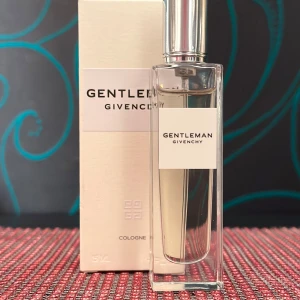 Givenchy Gentleman Cologne | 15ml - Ren och fräsch doft från Givenchy 13 ml kvar av 15.