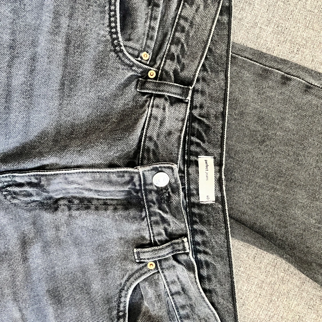 Gråa straight jeans från Gina tricot  - 3