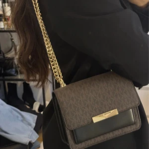 Michael kors  - Fin väska i jätte bra skick!