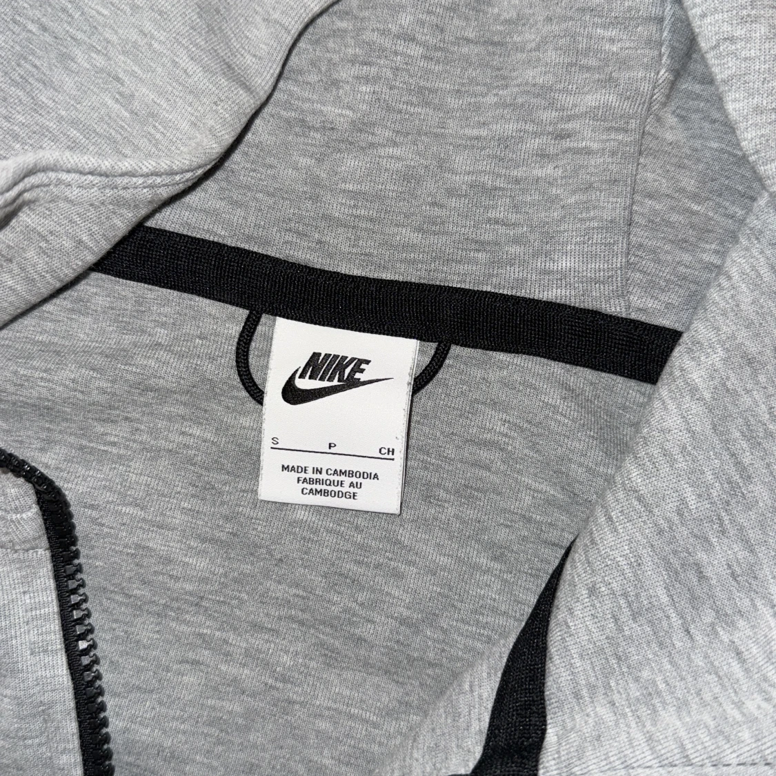 Grå mjukisbyxor från Nike med snörning - 3