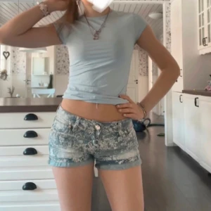 Low waist jeans shorts  - Low waist jeans short ! Superfina !! Storlek xs ❤️