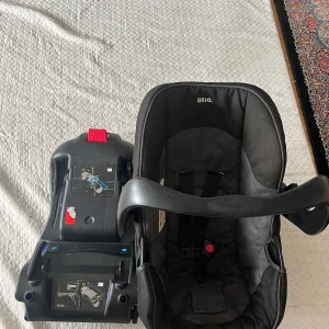 Bil barn stol funkar bra och inget är trasigt  - It’s used but still good 