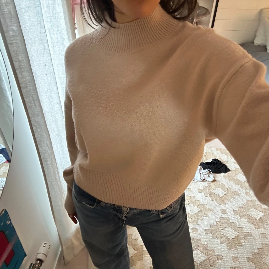 Stickad tröja & other stories