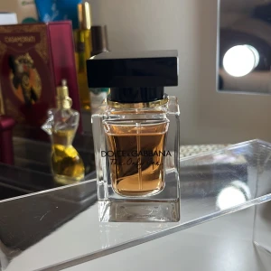 The Only One parfym från Dolce & Gabbana - Säljer en lyxig parfym från Dolce & Gabbana, The Only One 30ml 