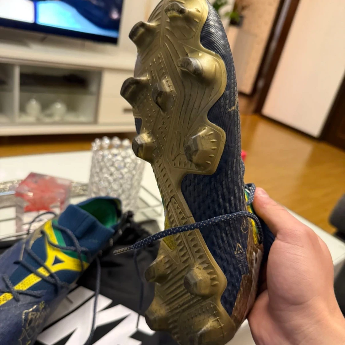 Blå och gula fotbollsskor från Puma - 2