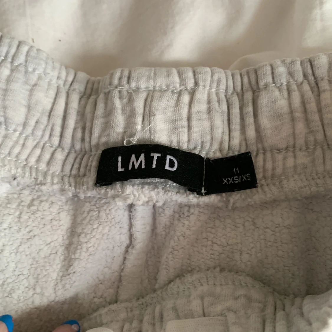 Ljusgrå mjukisbyxor från LMTD - 3