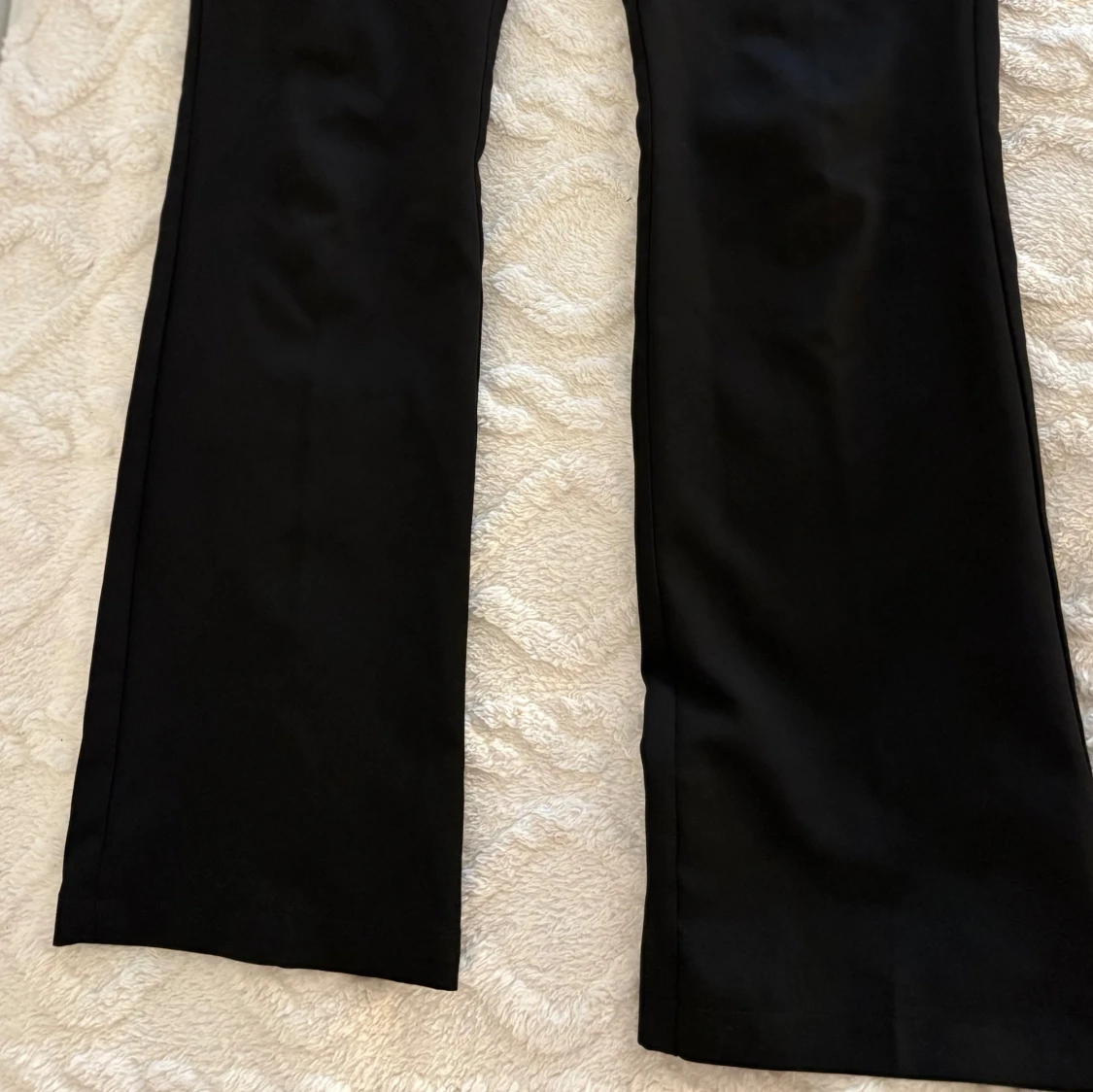 Svarta kostymbyxor med raka ben - 1