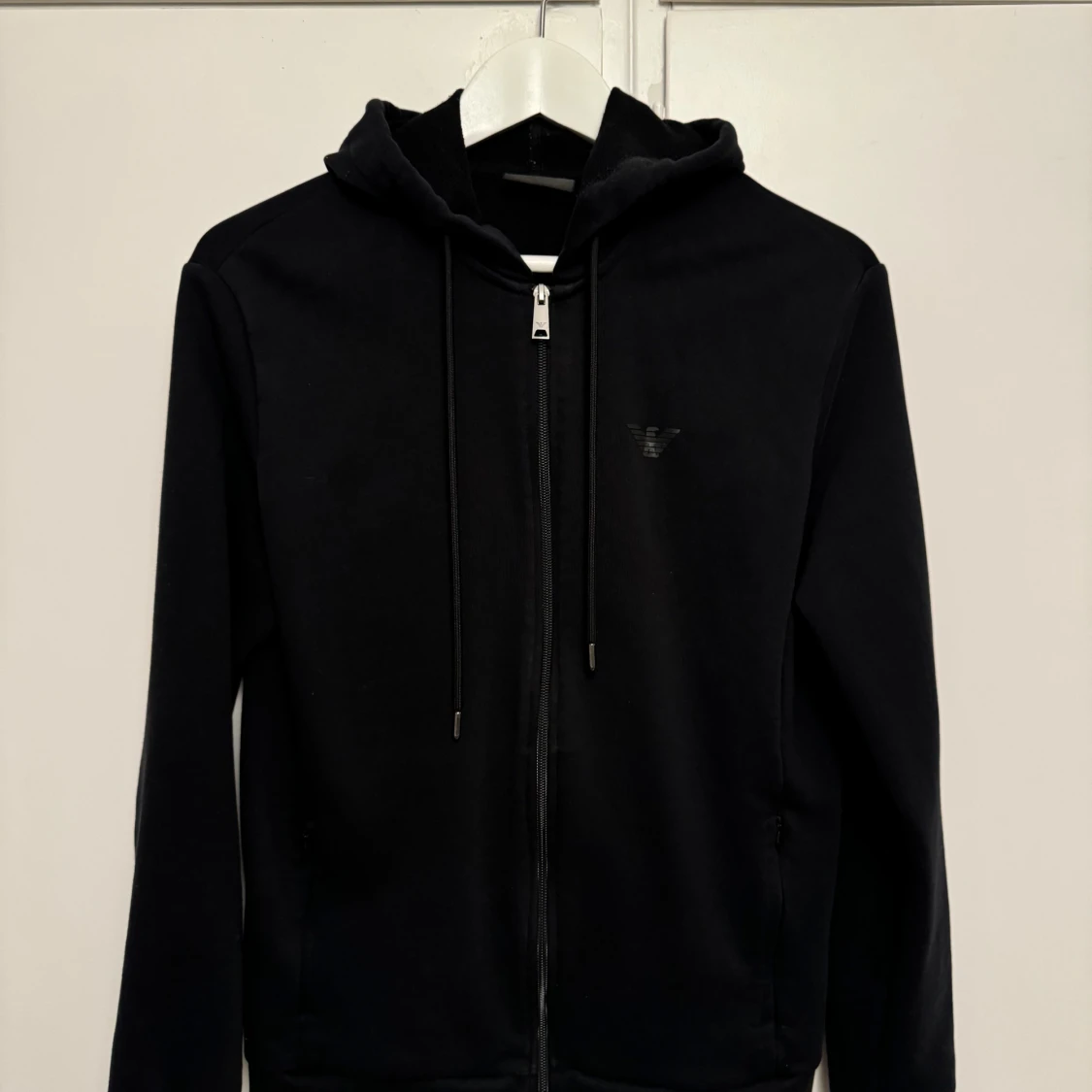 Svart hoodie från Emporio Armani